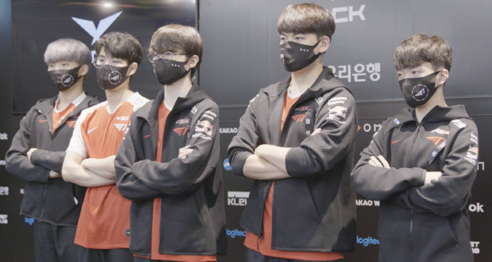 脚出球撕开 脚出球撕开